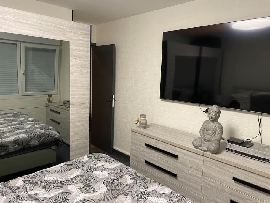 Au Petit Bonheur Imprevu Appartement Douai Buitenkant foto